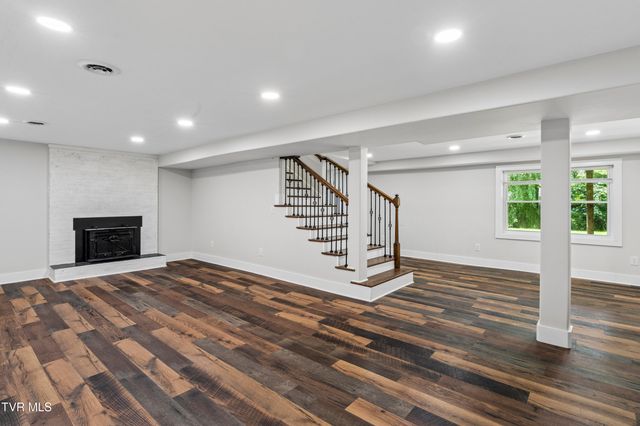 1303 Peterson Place, Johnson City, TN 37601