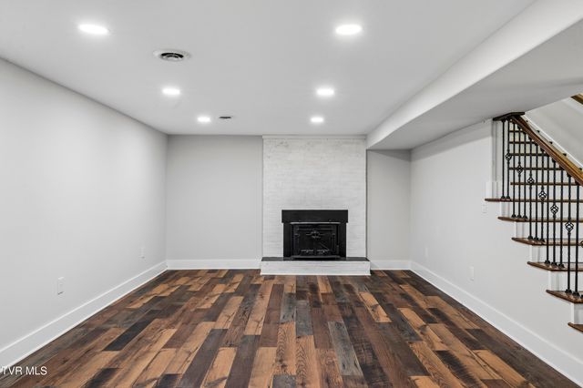 1303 Peterson Place, Johnson City, TN 37601