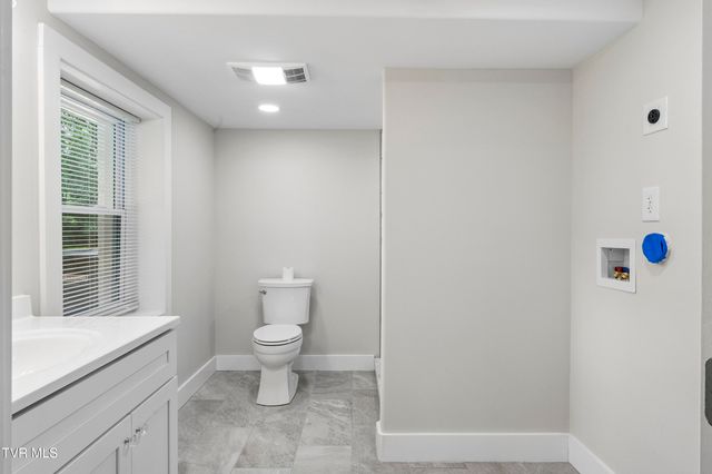 1303 Peterson Place, Johnson City, TN 37601