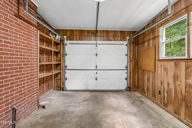 1303 Peterson Place, Johnson City, TN 37601