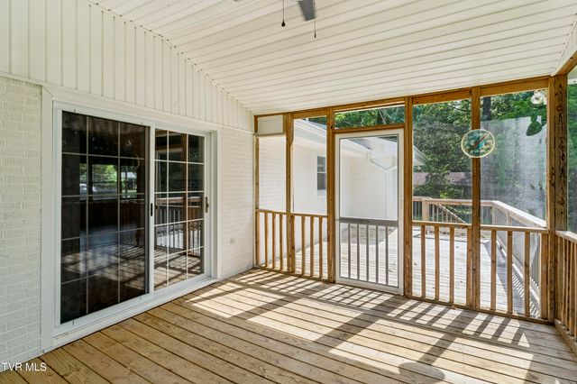 1303 Peterson Place, Johnson City, TN 37601