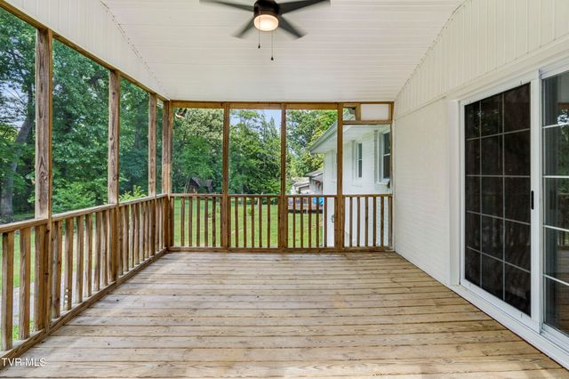 1303 Peterson Place, Johnson City, TN 37601