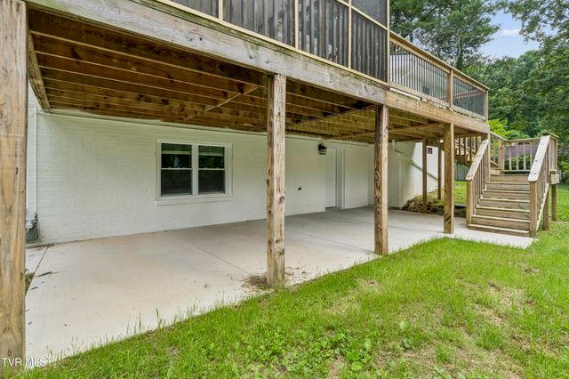 1303 Peterson Place, Johnson City, TN 37601
