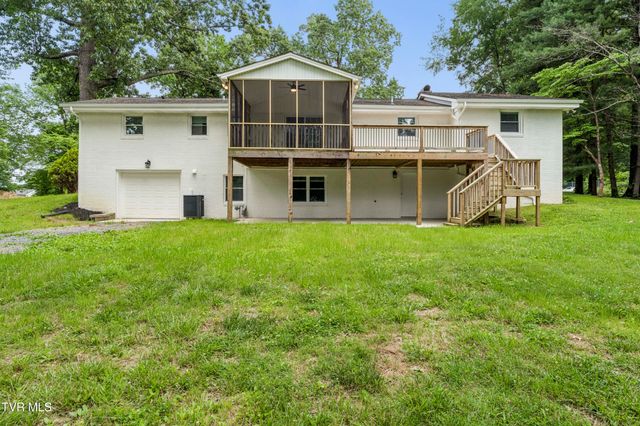 1303 Peterson Place, Johnson City, TN 37601