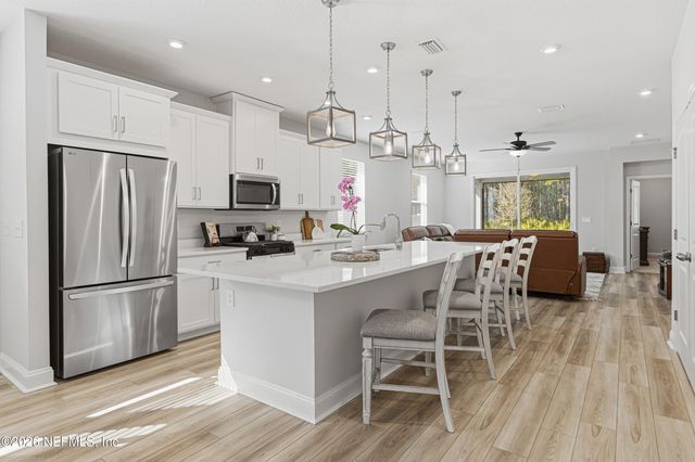 160 SPRUCE HILL Point, St. Johns, FL 32259