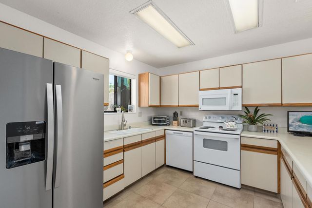 150 Willow Lake Drive, Palm Desert, CA 92260