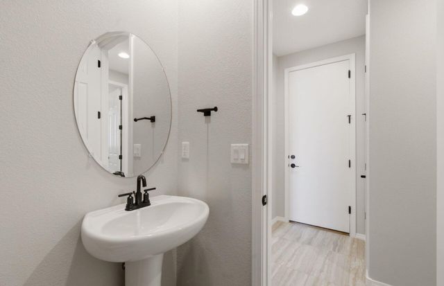 940 Turquesa Loop SE, Rio Rancho, NM 87124