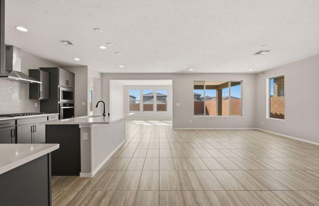 940 Turquesa Loop SE, Rio Rancho, NM 87124