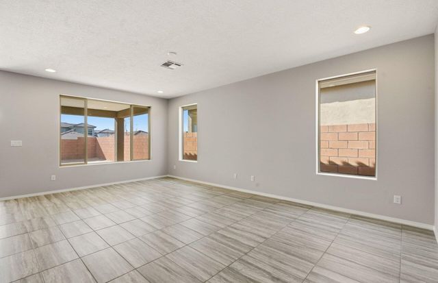 940 Turquesa Loop SE, Rio Rancho, NM 87124
