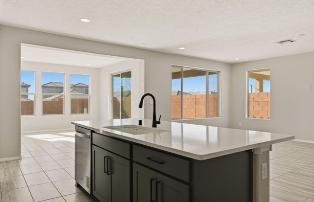 940 Turquesa Loop SE, Rio Rancho, NM 87124