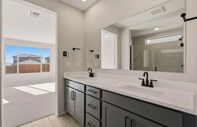 940 Turquesa Loop SE, Rio Rancho, NM 87124