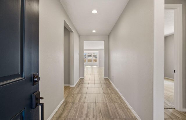 940 Turquesa Loop SE, Rio Rancho, NM 87124