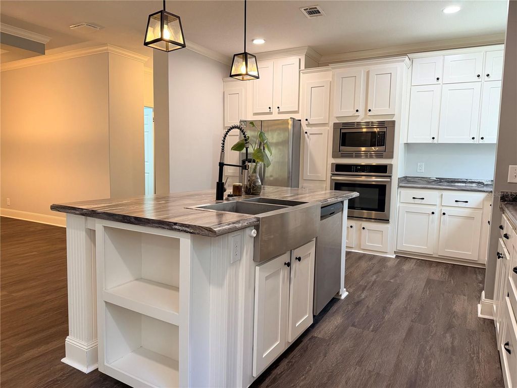 Image 17 of property listing at 4440 SW 63RD BOULEVARD, Gainesville, FL 32608