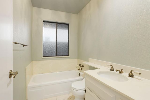 1536 Griffin Pt, Stockton, CA 95207