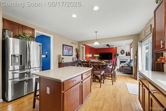 19120 Pembridge Street, Macomb, MI 48042