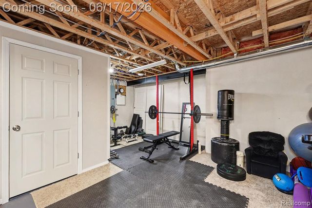 19120 Pembridge Street, Macomb, MI 48042