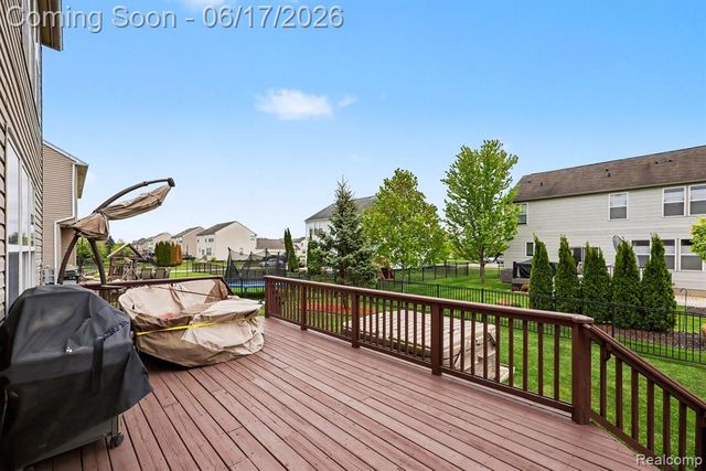 19120 Pembridge Street, Macomb, MI 48042