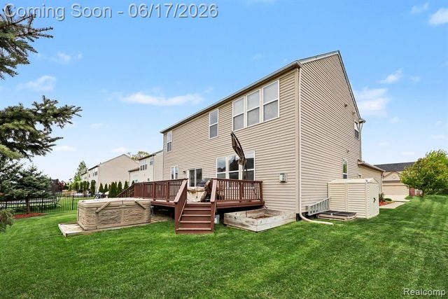19120 Pembridge Street, Macomb, MI 48042