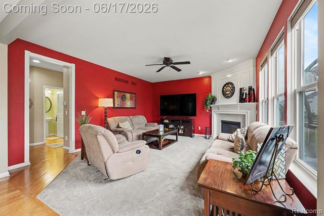 19120 Pembridge Street, Macomb, MI 48042