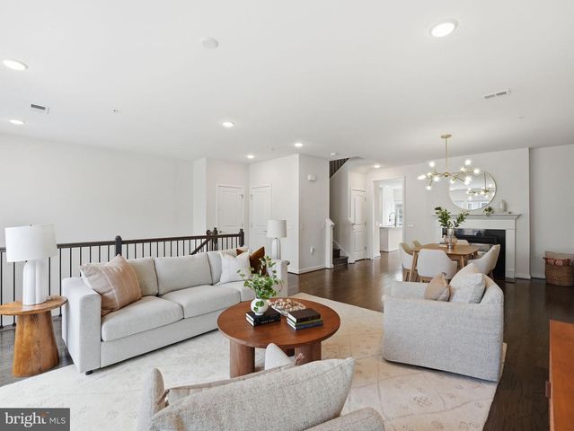 10719 VIOGNIER TER, Fairfax, VA 22032