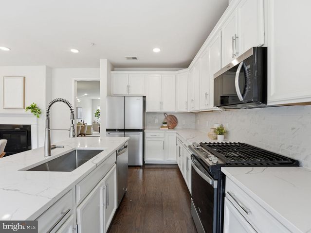 10719 VIOGNIER TER, Fairfax, VA 22032