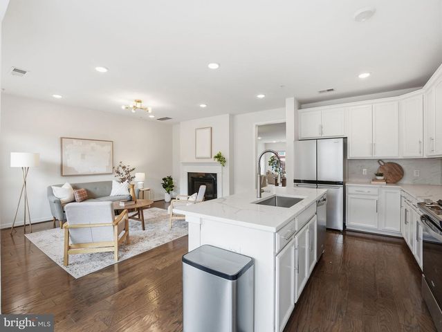 10719 VIOGNIER TER, Fairfax, VA 22032