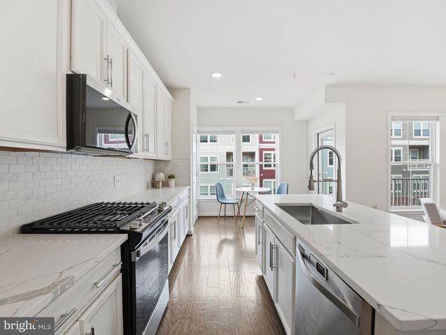10719 VIOGNIER TER, Fairfax, VA 22032
