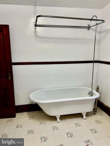 8 N VIRGINIA AVE, Brunswick, MD 21716