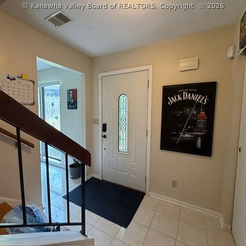 204 Willowcrest Drive, Charleston, WV 25311