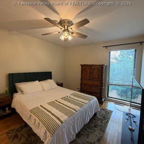 204 Willowcrest Drive, Charleston, WV 25311