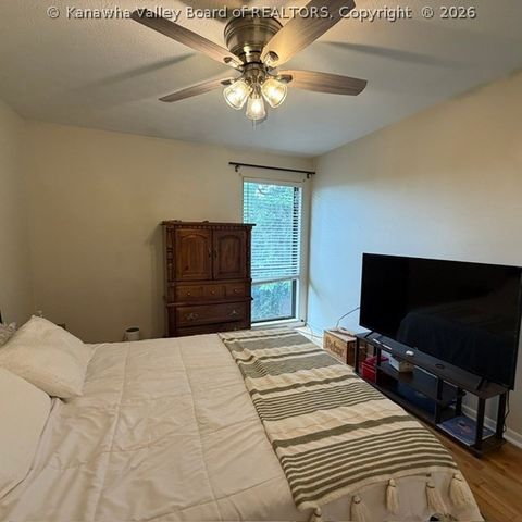 204 Willowcrest Drive, Charleston, WV 25311