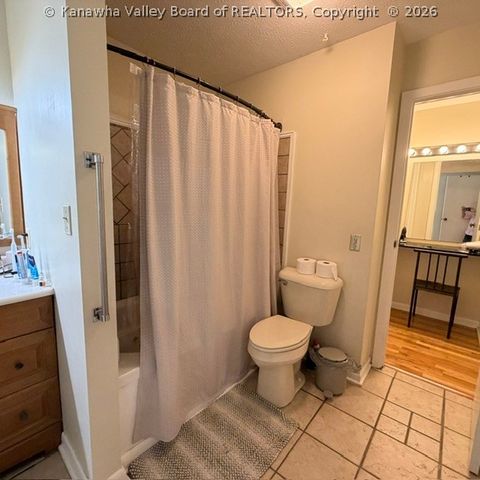 204 Willowcrest Drive, Charleston, WV 25311