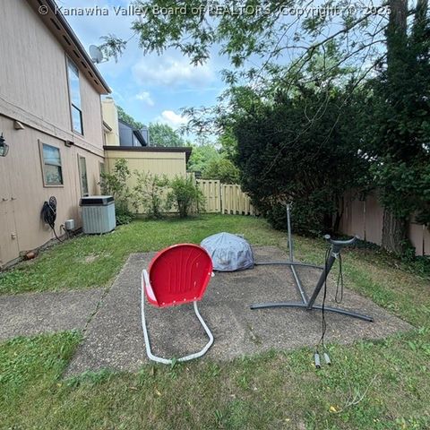 204 Willowcrest Drive, Charleston, WV 25311