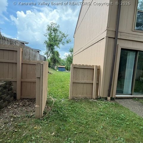 204 Willowcrest Drive, Charleston, WV 25311