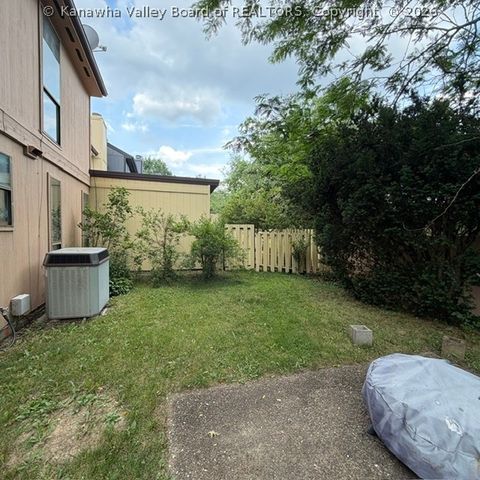 204 Willowcrest Drive, Charleston, WV 25311