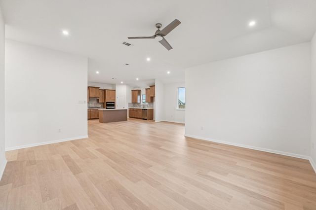 327 Backstays LOOP, Kyle, TX 78640