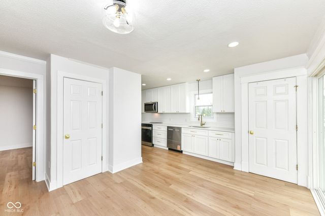 207 Linville Avenue, Whitestown, IN 46075