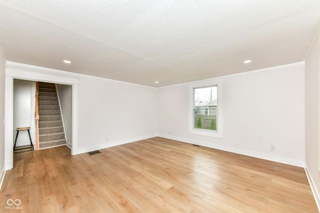 207 Linville Avenue, Whitestown, IN 46075