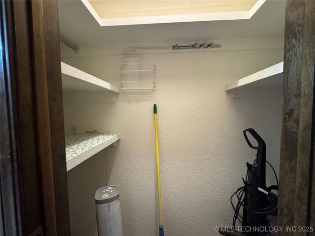 7809 E 77th Place, Tulsa, OK 74133