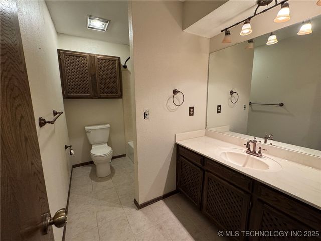 7809 E 77th Place, Tulsa, OK 74133