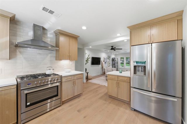 2210 Wakefield Drive, Houston, TX 77018