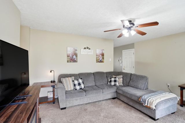 1528 W Meadowbrook Drive, Loveland, OH 45140