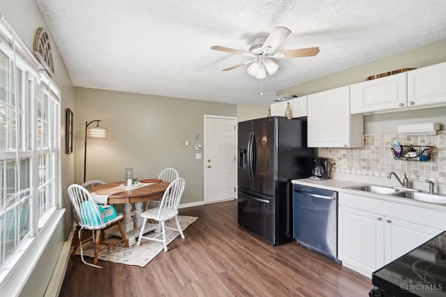 1528 W Meadowbrook Drive, Loveland, OH 45140