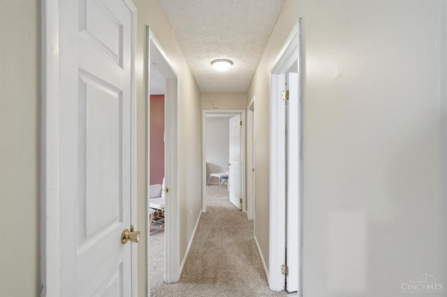 1528 W Meadowbrook Drive, Loveland, OH 45140