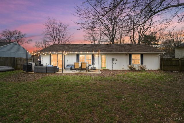 1528 W Meadowbrook Drive, Loveland, OH 45140