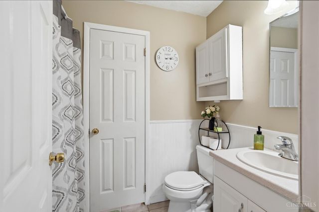 1528 W Meadowbrook Drive, Loveland, OH 45140