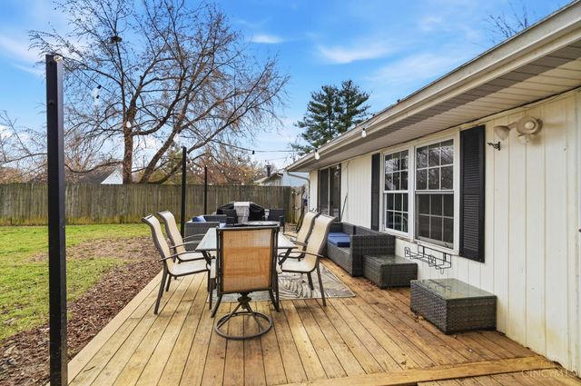 1528 W Meadowbrook Drive, Loveland, OH 45140