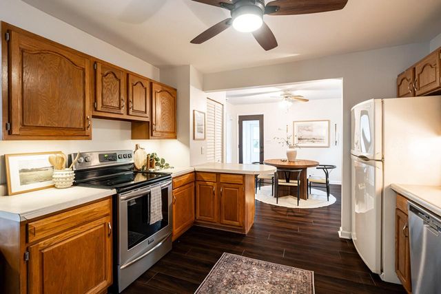 5447 S Lake DRIVE, Cudahy, WI 53110