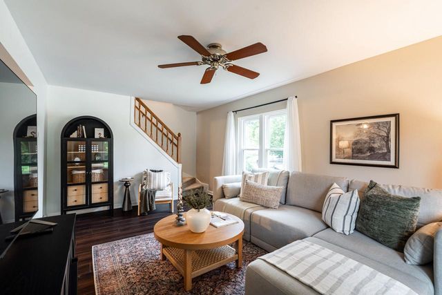 5447 S Lake DRIVE, Cudahy, WI 53110