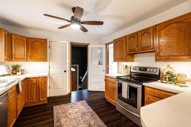 5447 S Lake DRIVE, Cudahy, WI 53110